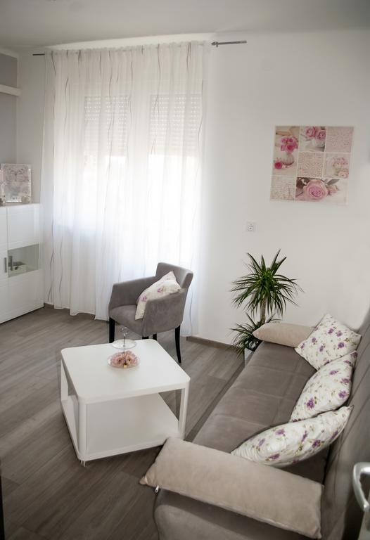 Apartment Sibenik With Free Parking Buitenkant foto