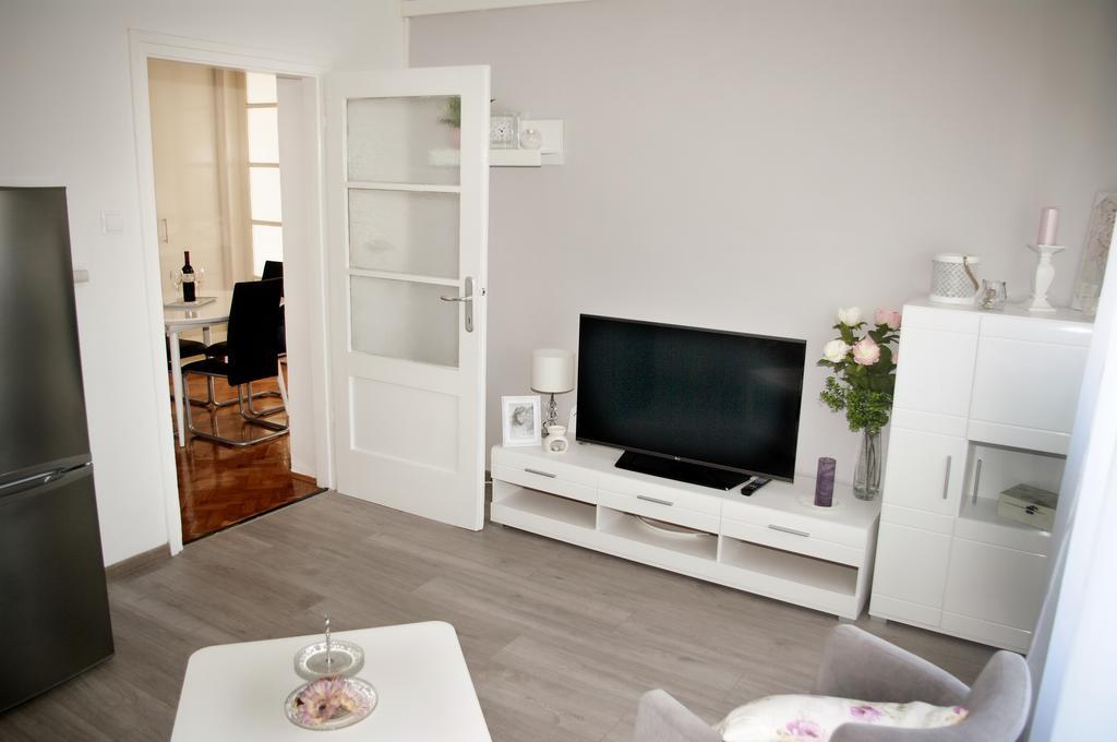 Apartment Sibenik With Free Parking Buitenkant foto